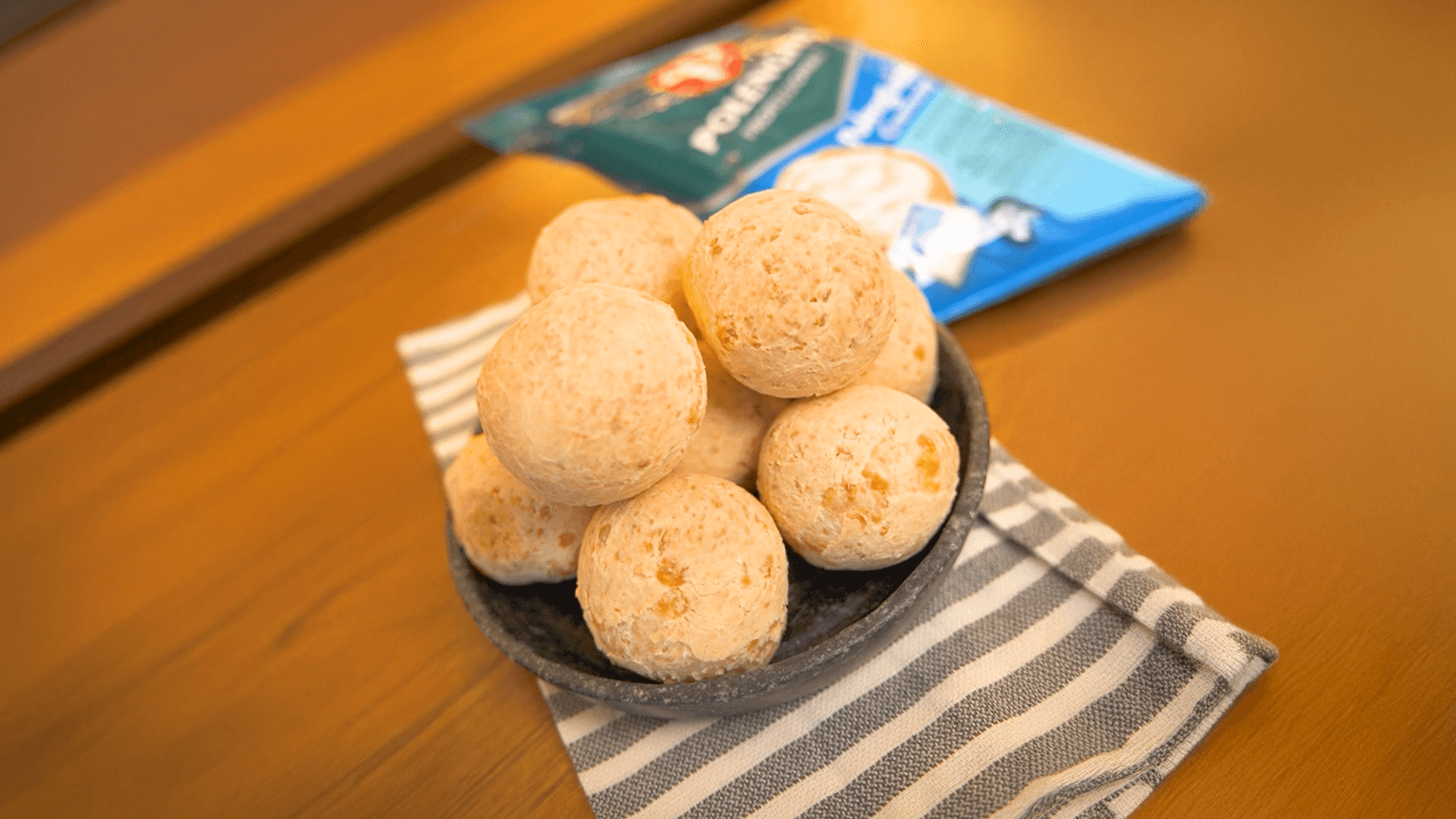 Pão de Queijo com Polenguinho